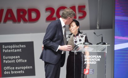 Professor Frazer accepts the Popular Prize award with Xiao Yi Sun, widow of Gardasil co-inventor Dr Zhou. Professor Frazer accepts the Popular Prize award with Xiao Yi Sun, widow of Gardasil co-inventor Dr Zhou.